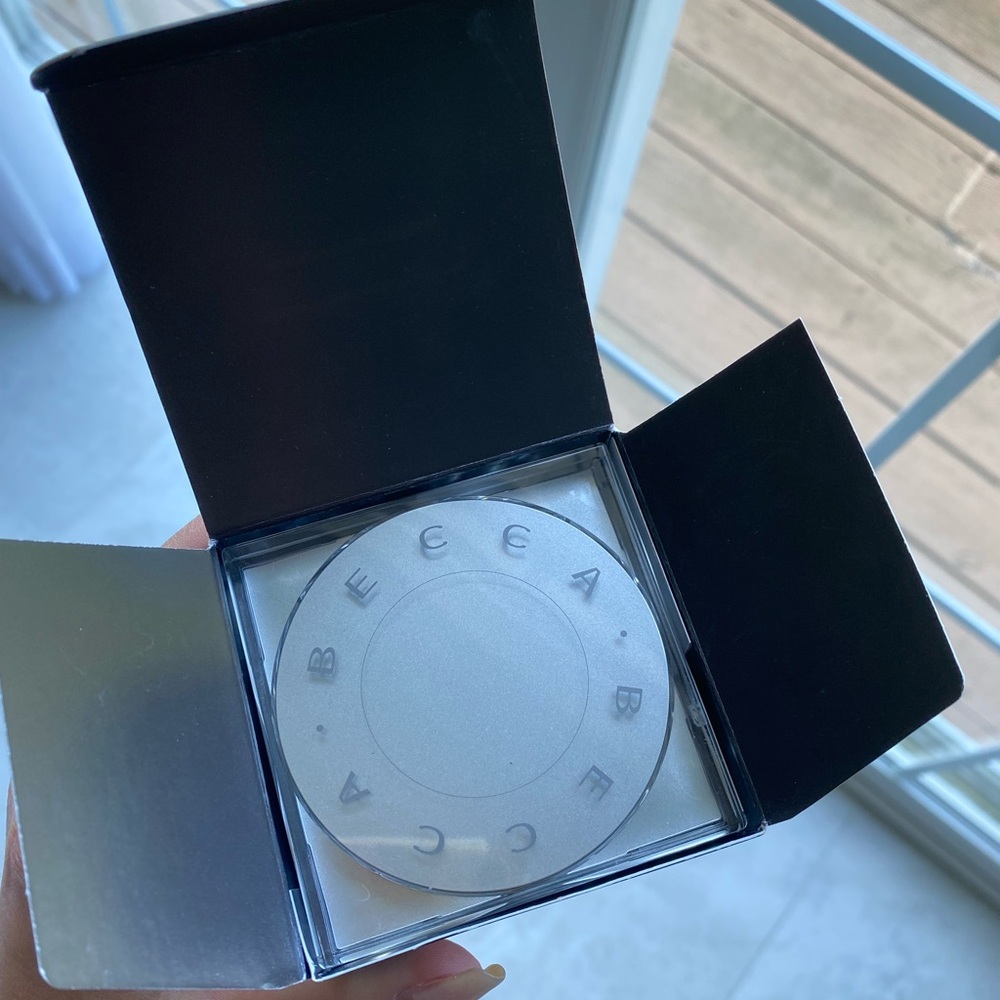 Unopened and Unused BECCA Blurring Powder